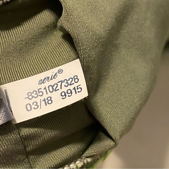 Aerie green floral wrap flutter ruffle strap bikini swimsuit bathing top M - Picture 9 of 9